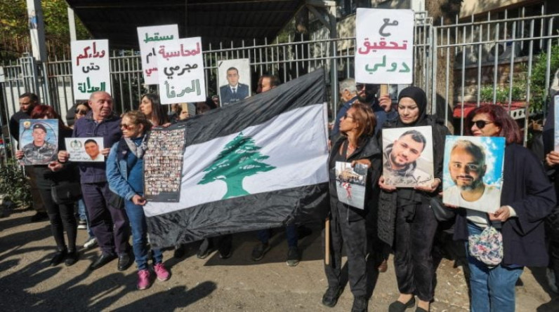 الغارديان: الشعب اللبناني تعرض للخيانة والنخبة الحاكمة تمنع أي تغيير